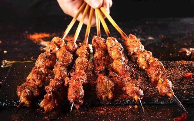 周报:吃个汤关店倒闭 小鹿茶开放加盟 CoCo奶茶店查出霉变水果