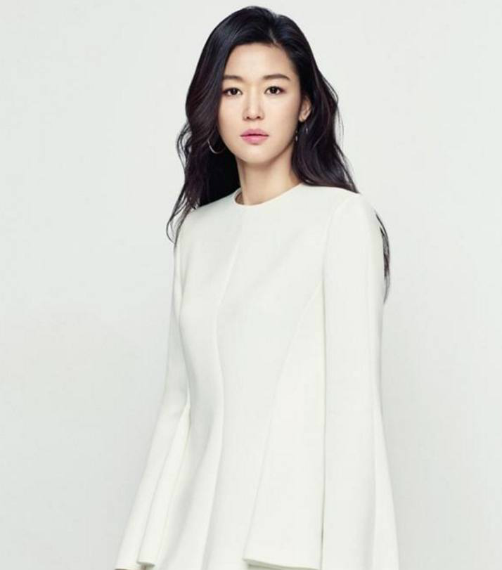 「美容店装修图片」全智贤在韩国算巨星吗?