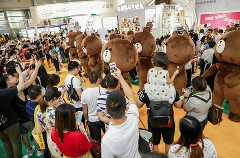 国际IP跨界茶饮 布朗熊与可妮兔茶来了!