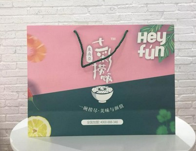 十年广告人创业卖七彩捞饭 有什么不同?