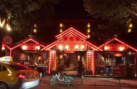 竞争激烈营业额逐年下滑 这家烤鱼店是怎么自救的?