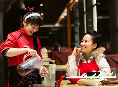 海底捞净利润增长41% 员工整体高薪高福利