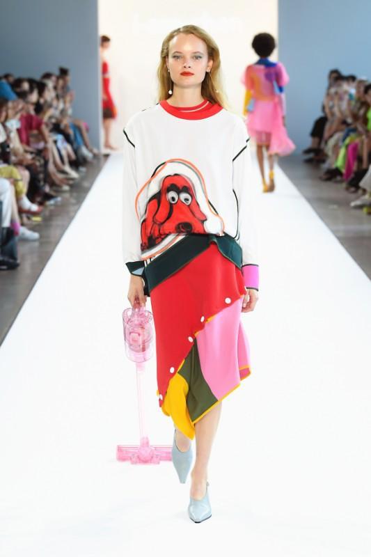 小狗吸尘器与天猫联合带来了“China is cool“的时尚跨界大秀