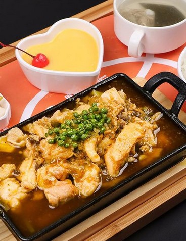 梵珮烤鱼饭 一个人也可以开心吃烤鱼