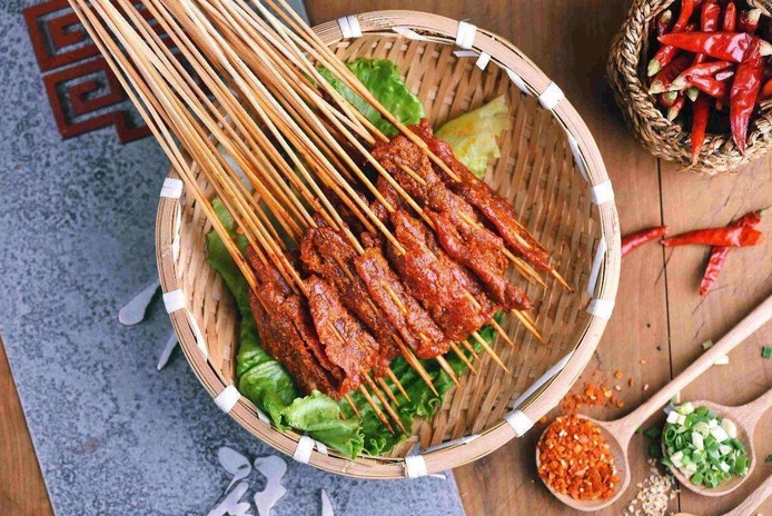 老街勾魂锑锅串串香 来一口地道老成都味