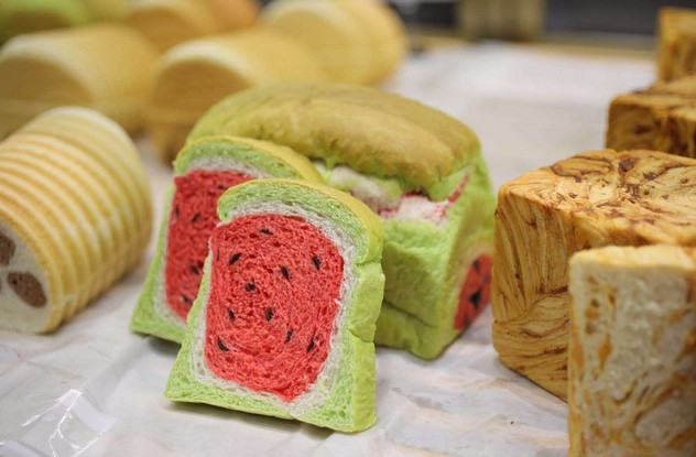 刷爆朋友圈 这家秋日岚奶茶店也太好看了吧!