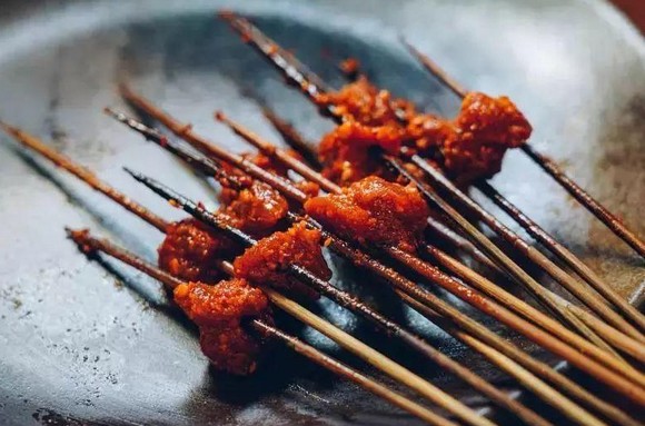 从苍蝇小馆到全国连锁 百味记小郡肝串串做了什么?