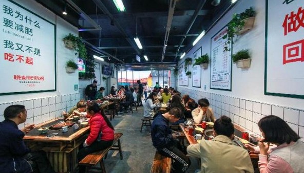 晓彭肥肠鸡:三十年味觉记忆 两代人传承 一如既往的好味道