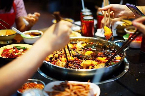 晓彭肥肠鸡:三十年味觉记忆 两代人传承 一如既往的好味道