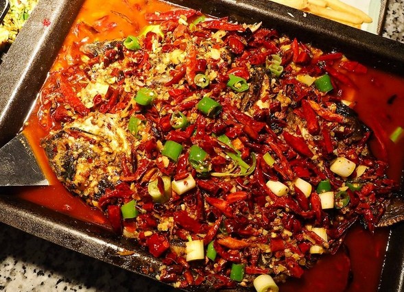 “不吃火锅 就吃烤匠”一条烤鱼凭什么牛气哄哄?