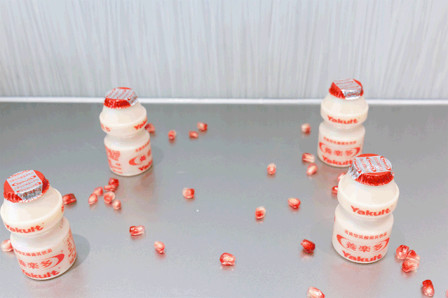 喜茶联名养乐多 网友:冲这瓶子我买定了!