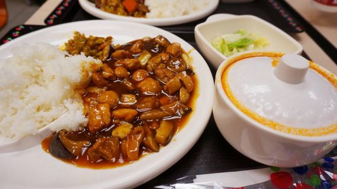 总被认为是肯德基的“山寨” 乡村基:我委屈