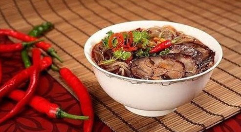 谁说酸辣粉是韩国的?顾大姐酸辣粉要申报非遗了!