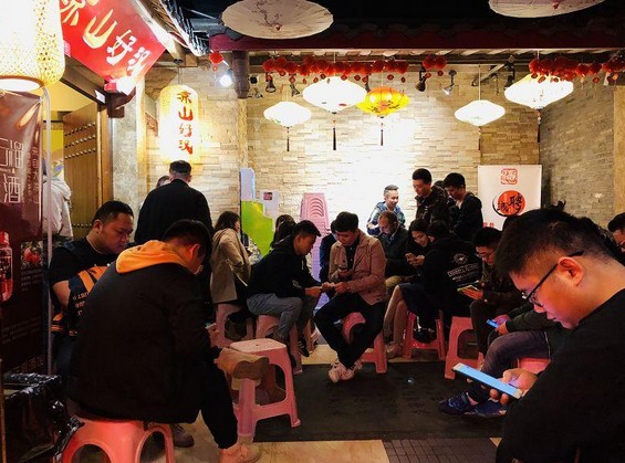 凉山好汉烧烤 顾客等位3小时都要吃的烧烤有什么不同?