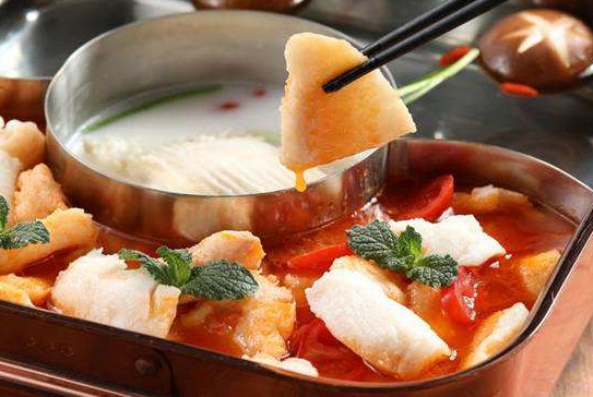 来新辣道鱼火锅享受大口吃鱼的快乐!