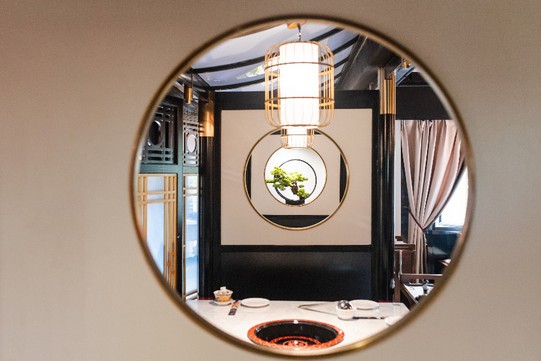 东灶鱼头火锅:根植顺德鱼米之乡 打造自己的川味火锅帝国