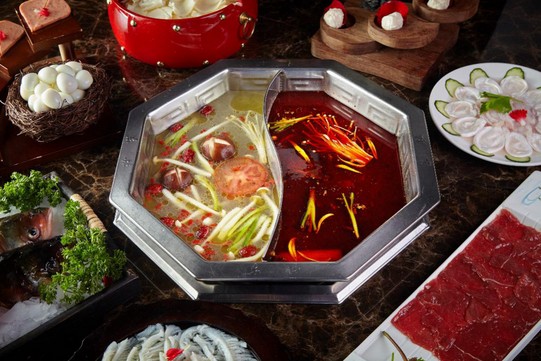 东灶鱼头火锅:根植顺德鱼米之乡 打造自己的川味火锅帝国