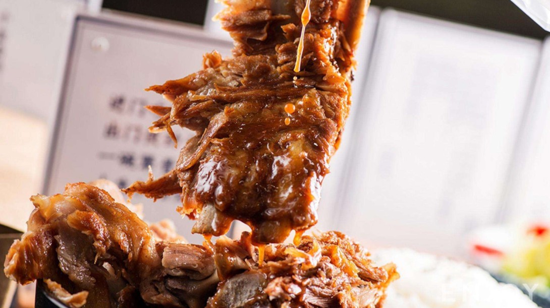 从40平米到400多家 犟骨头:成功是因为“讲究”