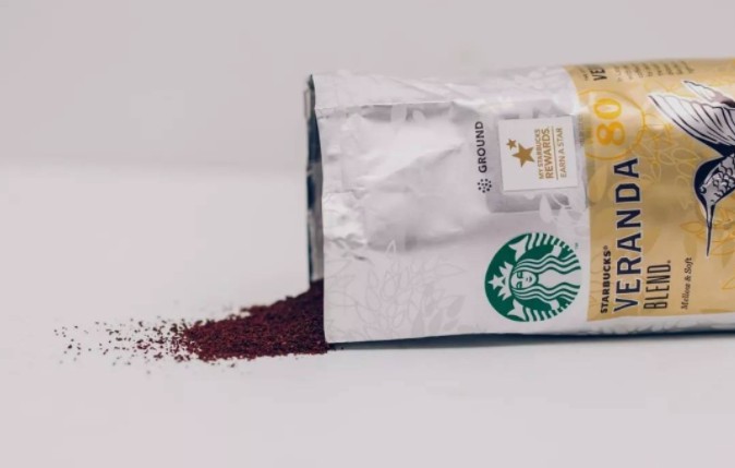 咖啡店里开酒吧 星巴克打的什么算盘?