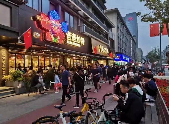 火锅还能烫牛排?爸爸炒料火锅解锁新吃法