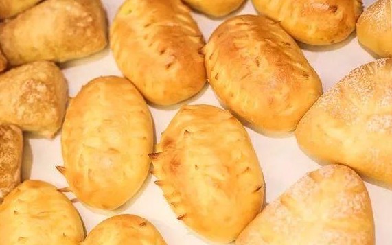 光明牛奶开始卖面包了 “光明悠焙”用鲜奶和面