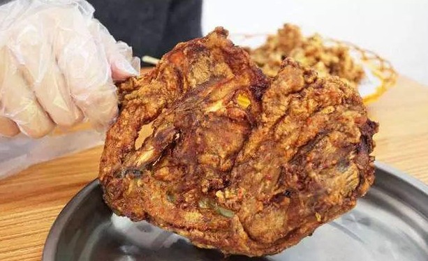 第一佳大鸡排 这块鸡排里藏着金山银山!