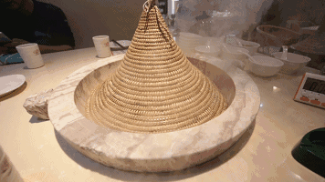 草帽当锅盖 壹锅蒸能量蒸汽石锅鱼好吃、好玩、好经营