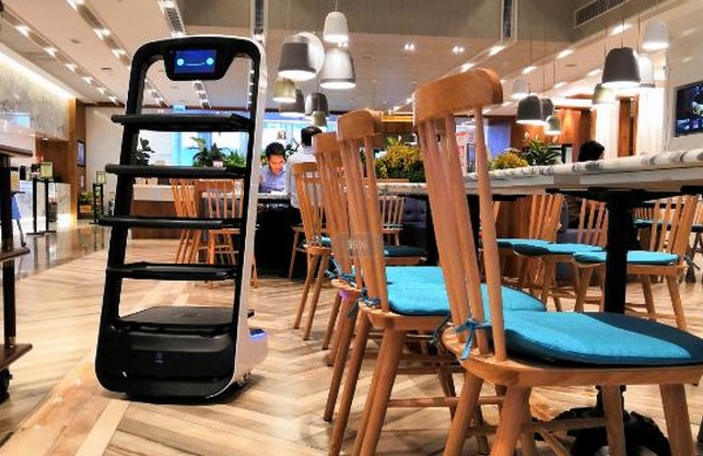 海底捞、呷哺呷哺、巴奴 餐饮巨头们为什么都用起了送餐机器人?