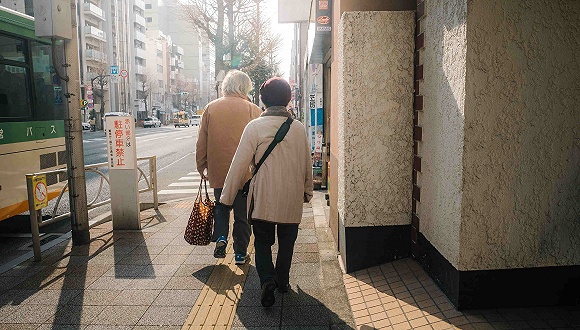 日本：提议将领取养老金的起始年龄范围从60岁至70岁扩大至75岁