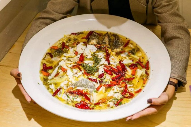 最多接待四人 网红太二酸菜鱼还能红多久?