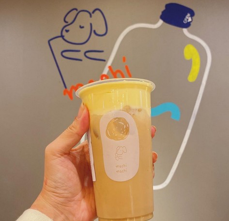 开门半个小时排队三百人 麦吉machi奶茶什么来头?