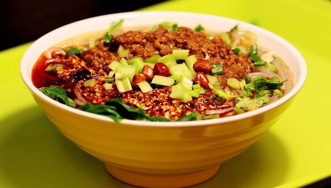 莱得快酸辣粉加盟怎么样?田老板:每天都座无虚席