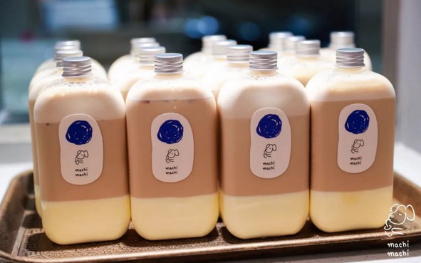 开门半个小时排队三百人 麦吉machi奶茶什么来头?