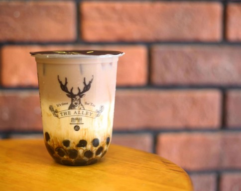 还有这种操作?鹿角巷跨界联名博士伦卖隐形眼镜护理液