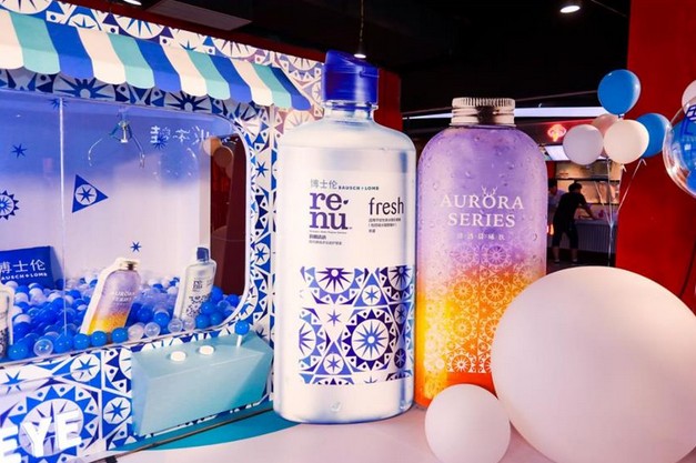 还有这种操作?鹿角巷跨界联名博士伦卖隐形眼镜护理液