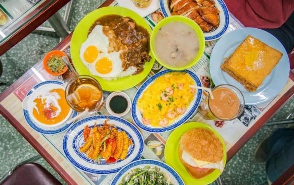 还没开门就排队 东发道茶冰厅为什么那么火?