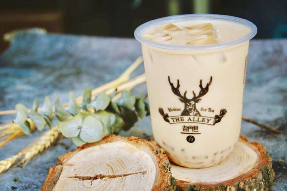 还有这种操作?鹿角巷跨界联名博士伦卖隐形眼镜护理液