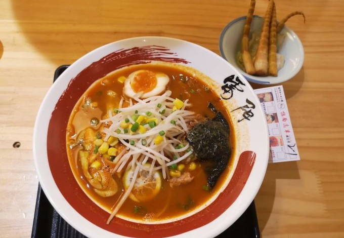 “重口味”成都竟被一家拉面征服 卡米拉雷门拉面强在哪里?