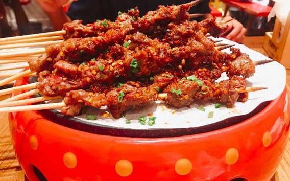 周黑鸭味的小龙虾?有间虾铺是怎样成功突围龙虾市场的?