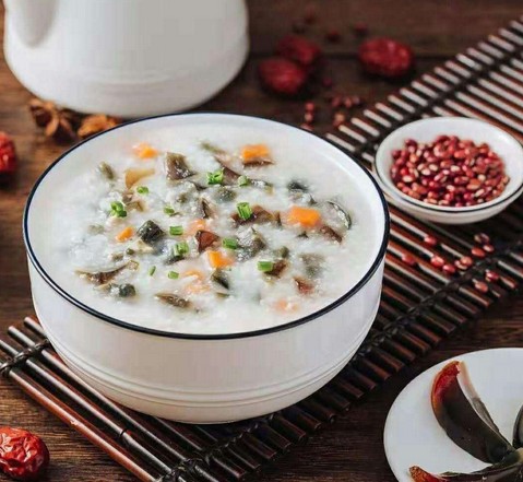 粥员外:繁忙的城市里 为你慢慢煮一碗粥