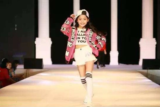 ccac少儿模特:气质要从小培养 每个孩子都应该自信成长