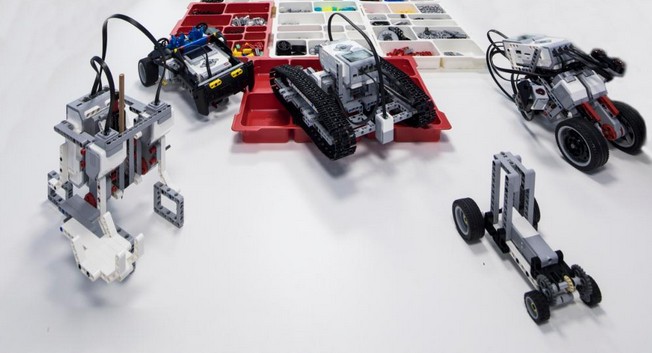 蓝云之鹰机器人教育:让孩子在智能时代快乐飞翔