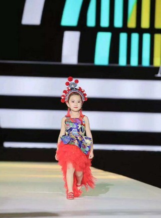 ccac少儿模特:气质要从小培养 每个孩子都应该自信成长