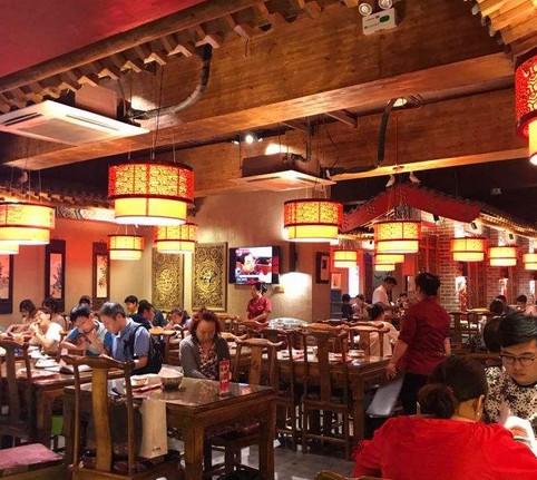 胡大饭馆发家史:做餐饮要有逆向思维