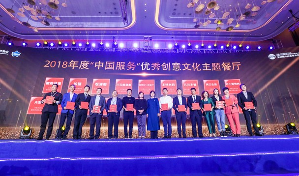 炉小哥烤肉 这里的“小鲜肉”馋到吃货流口水