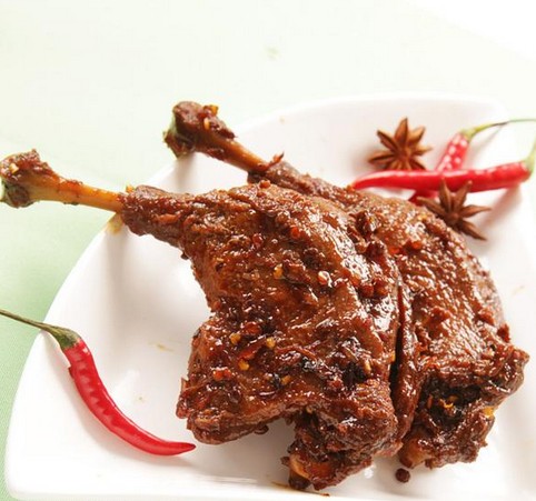 登顶“最爱吃的鸭脖卤味品牌榜” 周黑鸭凭什么这么火?