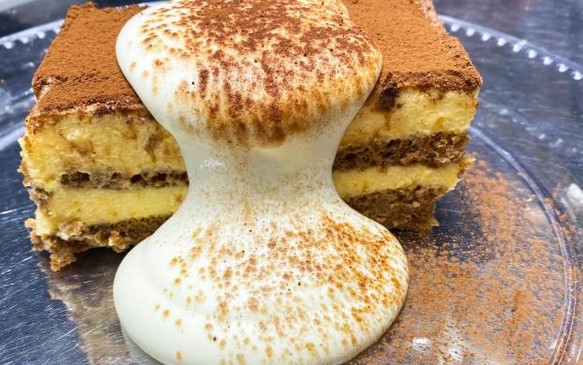 乐乐茶推出五款新品蛋糕 颜值口味双在线