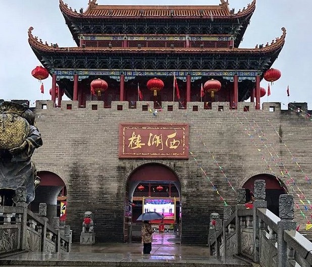 餐饮巨舰西湖楼:占地面积88亩可同时容纳4000人就餐