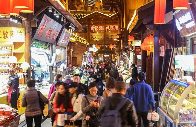 温先生:我在美食街做餐饮 半年亏了60多万