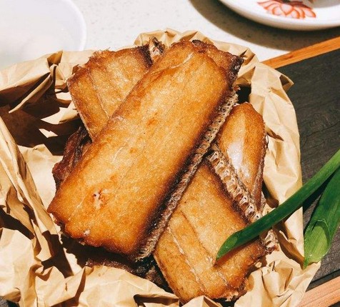 占据口味榜榜首 一火就是32年 老头儿油爆虾怎么做到的?